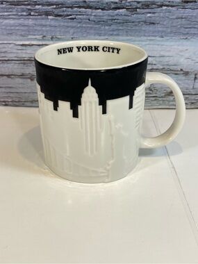 Starbucks Mug Collector Series Relief 3D New York City Skyline 16 oz Taxi 2012
